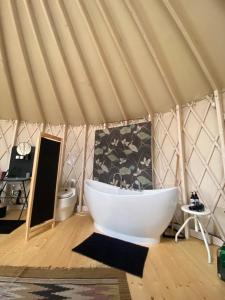 Zdjęcie z galerii obiektu Black Yurt Chromiec w mieście Stara Kamienica