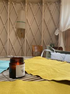 Łóżko lub łóżka w pokoju w obiekcie Black Yurt Chromiec
