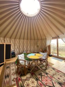 Fotografia z galérie ubytovania Black Yurt Chromiec v destinácii Stara Kamienica