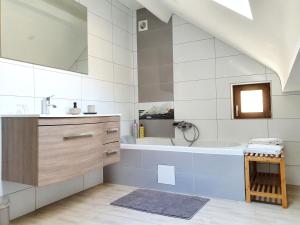 Koupelna v ubytování Les étangs du Thioux GUEST HOUSE