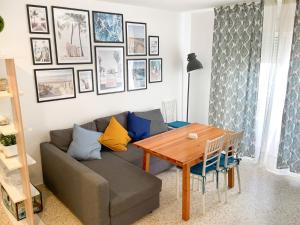 Zdjęcie z galerii obiektu Azvalia - Valparaíso beach apartment - Piscina y parking gratis w mieście El Puerto de Santa María +32 zdjęcia