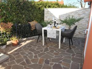 Patio alebo iná vonkajšia časť ubytovania Shanti Home