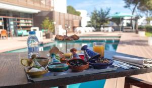 Nápoje v ubytování Hôtel Souani ( Al Hoceima Bay)
