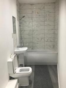 Ένα μπάνιο στο Norton Road +38 φωτογραφίες