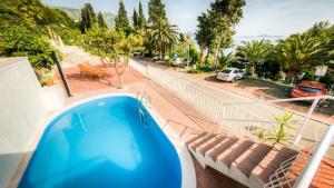 Bazén v ubytovaní Guest House Villa Nina alebo v jeho blízkosti + 37 fotografií