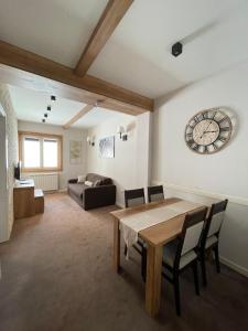 Χώρος καθιστικού στο Central Residence by Župa