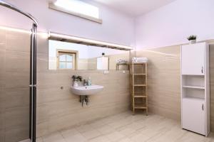 Et badeværelse på Apartament Bystre
