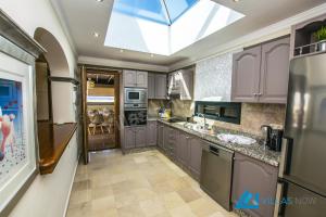 Dapur atau dapur kecil di Casa Braeside - LH204 By Villas Now Ltd