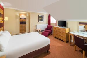 Postel nebo postele na pokoji v ubytování Crowne Plaza Chester by IHG