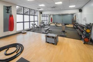 Fitness centrum a/nebo fitness zařízení v ubytování Crowne Plaza Chester by IHG