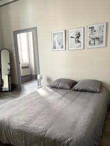 François Mitterrand Appartementにあるベッド