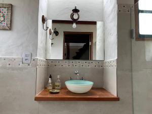 Ένα μπάνιο στο Chalé Mata Virgem