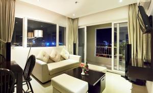 A seating area at D&C Hotel