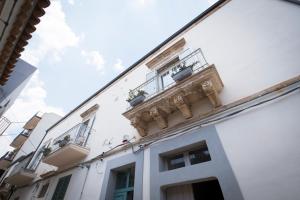 The building in which a panziókat is located
