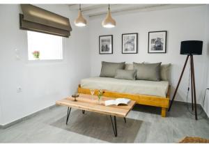 Gallery image of bougainvillea home at Plaka in Plaka Milou