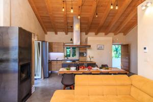 Kuchyň nebo kuchyňský kout v ubytování Holiday Home Mikula