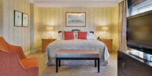 Un pat sau paturi într-o cameră la InterContinental Wien, an IHG Hotel