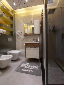 Ένα μπάνιο στο Amir Apartman Stup-Ilidža +7 φωτογραφίες