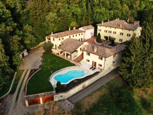 The swimming pool at or close to Borgo La Morra