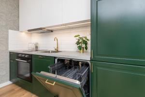 Kuchyň nebo kuchyňský kout v ubytování Apartamenty Letnicka by Noclegi Renters