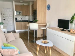Kuchnia lub aneks kuchenny w obiekcie Edf. Gaviota 3º2
