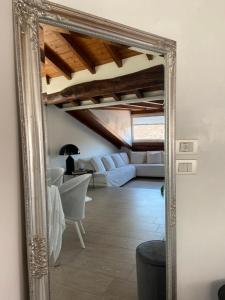 A bed or beds in a room at La casa di Angelina