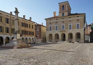 Foto dalla galleria di Toson d'Oro Bed & Breakfast a Sabbioneta