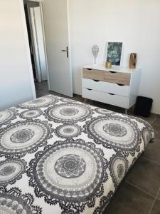 Postel nebo postele na pokoji v ubytování T2 neuf piscine Le Lac