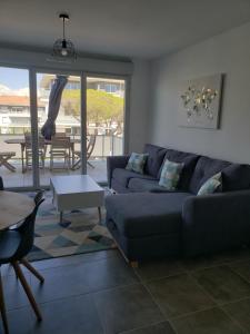 Posezení v ubytování T2 neuf piscine Le Lac