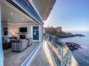 Gallery image of SookePoint Ocean Cottage Resort in Sooke