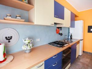 Kuchyňa alebo kuchynka v ubytovaní Apartment Bellavista by Interhome + 23 fotografií