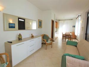 Kuchyň nebo kuchyňský kout v ubytování Holiday Home Francesca by Interhome
