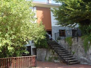 The building in which A villát is located