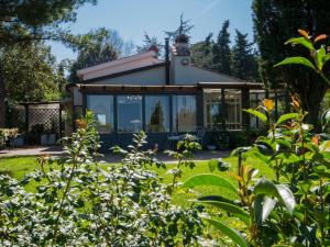 Vonkajšia záhrada v ubytovaní Villa La Casa Vivente by Interhome