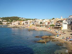 Afbeelding uit fotogalerij van Beautiful detached villa close to sandy beach, shops and restaurants in Begur