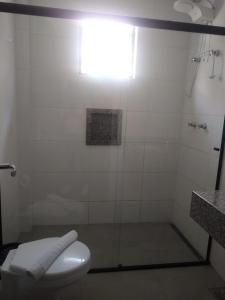 Un baño de Uniclass Hotel Lapa