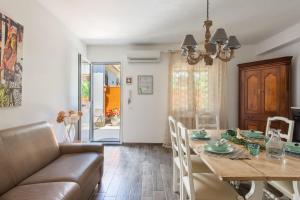 Villa Cinzia-150 mt from the beach的休息区