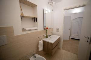 Koupelna v ubytování B&B Palazzo Loreto + 37 fotografií