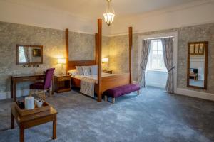 Кровать или кровати в номере Hazlewood Castle & Spa