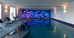 Bazén v ubytování Hotel Knoblauch nebo v jeho okolí