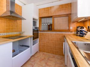 Kuchyňa alebo kuchynka v ubytovaní Holiday Home Villa Jana by Interhome