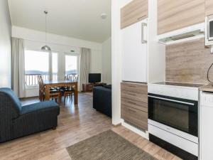 Kuchyň nebo kuchyňský kout v ubytování Holiday Home Skivillas 61 ukkohalla - b10 by Interhome