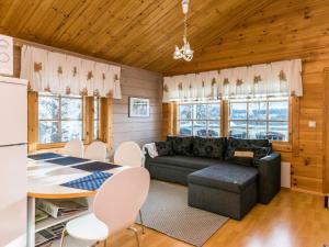 Posezení v ubytování Holiday Home Gasthalla b paritalo by Interhome