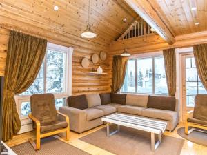 Posezení v ubytování Holiday Home Hallantähti cottage by Interhome