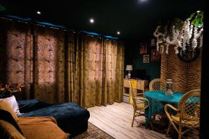 Afbeelding uit fotogalerij van The Emerald Suite by Margate Suites in Margate
