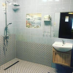 Koupelna v ubytování Kurort Mirowice + 25 fotografií
