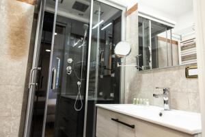 A bathroom at Hotel Cinquantatre