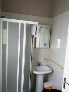 Phòng tắm tại Cavo Beach 2