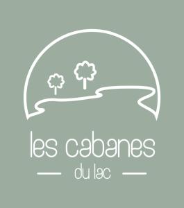 Sévignac-ThèzeにあるLes Cabanes du Lac - SPA - Petit Déjeuné - Cabane du frêne & Cabane du chêne Premiumの木の背景学校のロゴ
