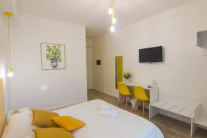 A television and/or entertainment centre at Maison Ligea